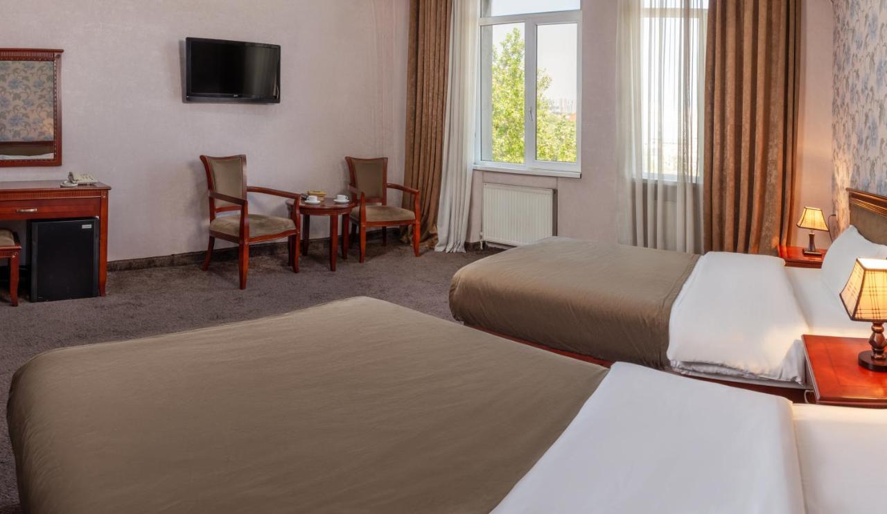 טביליסי Margo Palace Hotel מראה חיצוני תמונה
