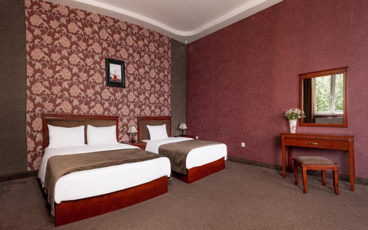 טביליסי Margo Palace Hotel מראה חיצוני תמונה