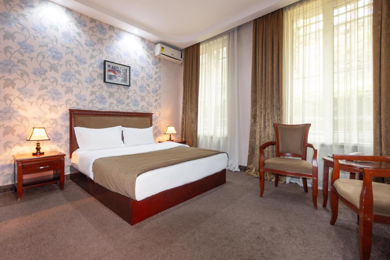 טביליסי Margo Palace Hotel מראה חיצוני תמונה