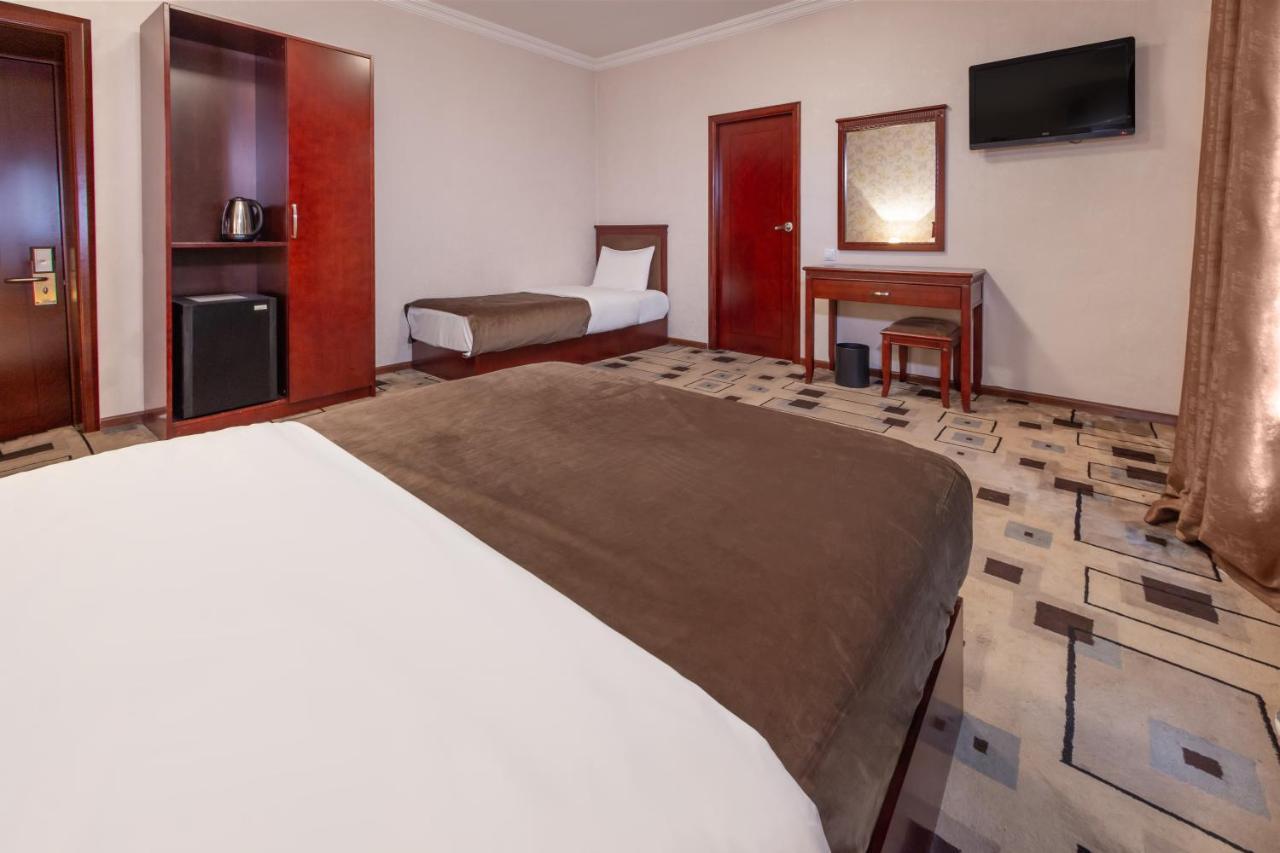 טביליסי Margo Palace Hotel מראה חיצוני תמונה