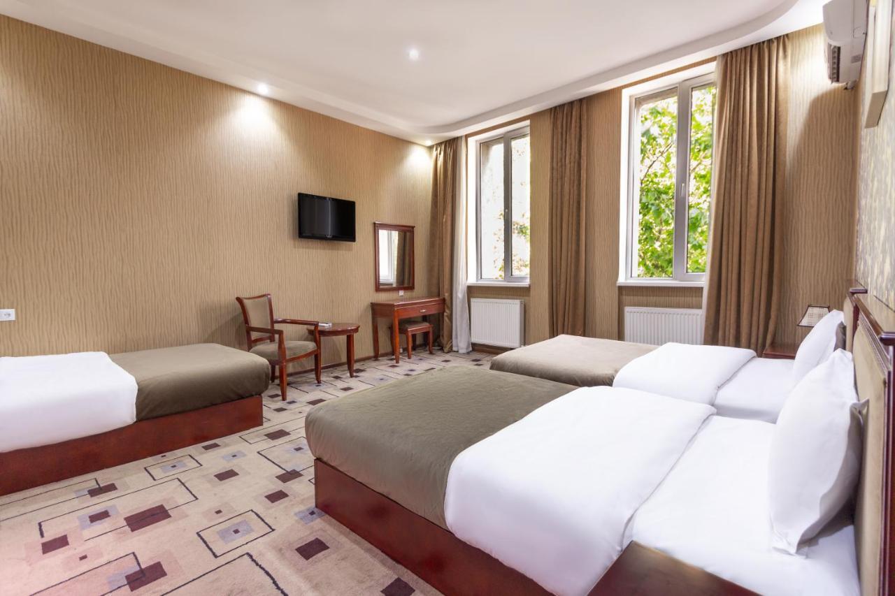 טביליסי Margo Palace Hotel מראה חיצוני תמונה